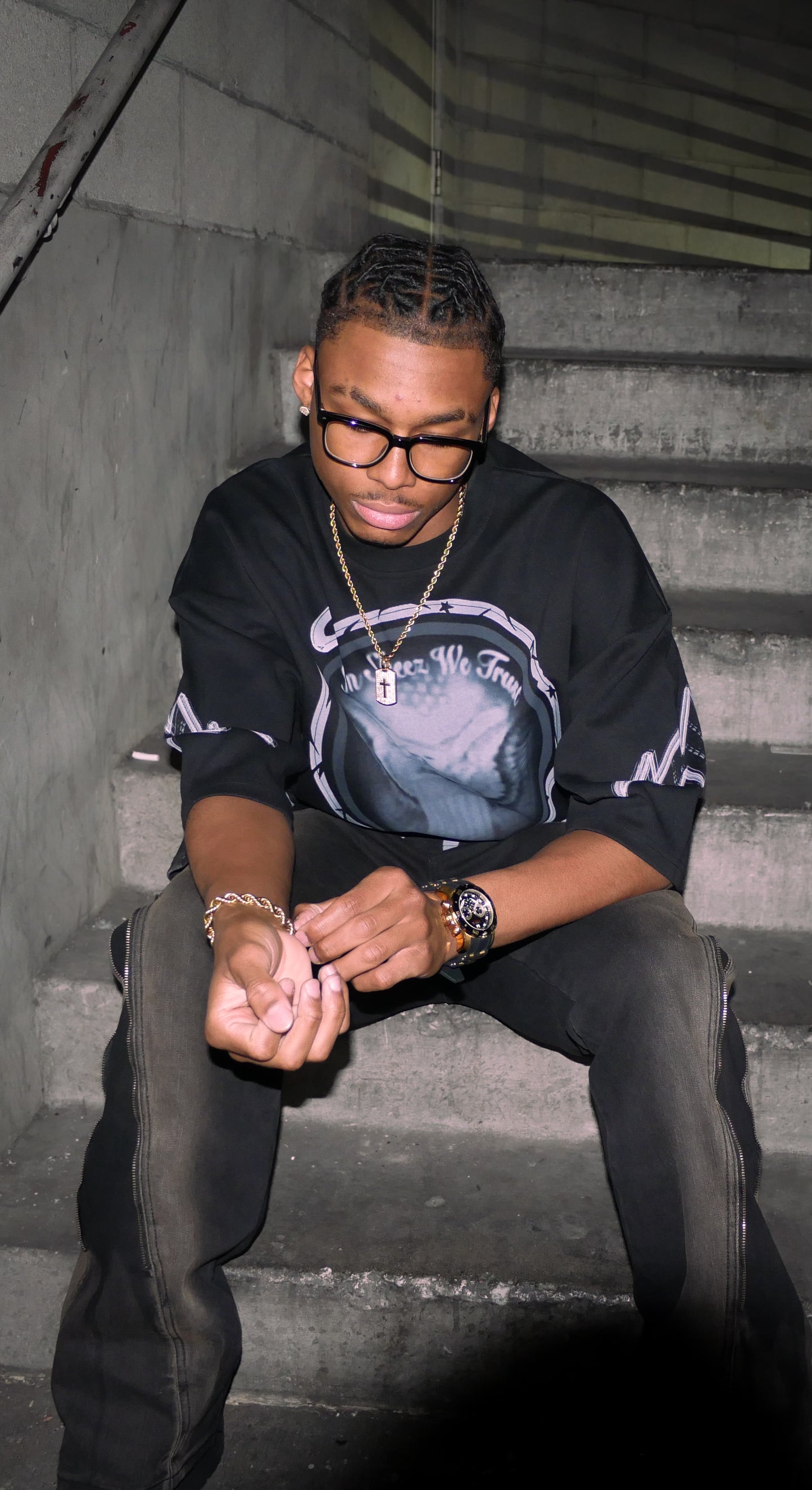 "IN SKEEZ WE TRUST" TEE SHIRT