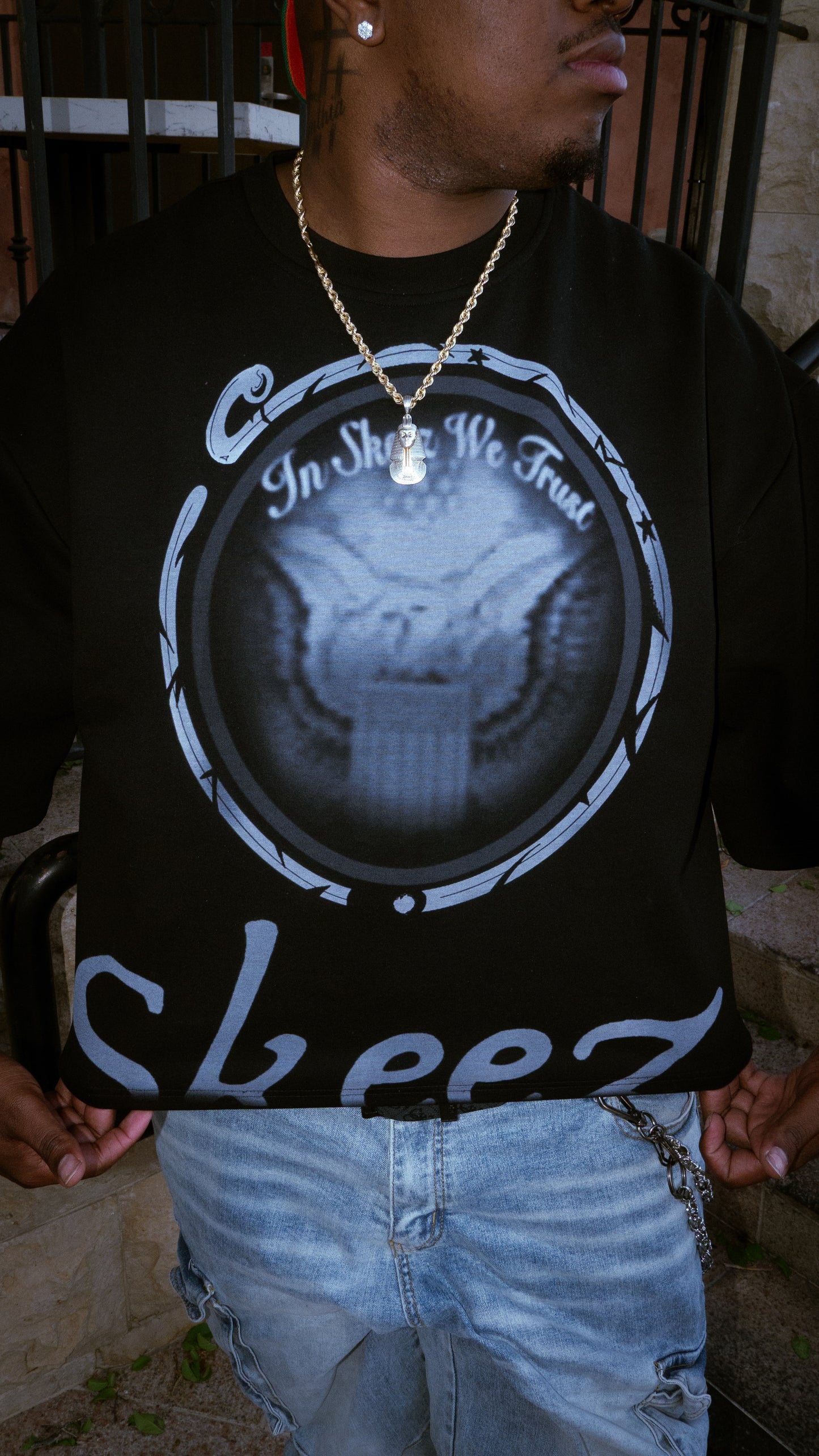 "IN SKEEZ WE TRUST" TEE SHIRT